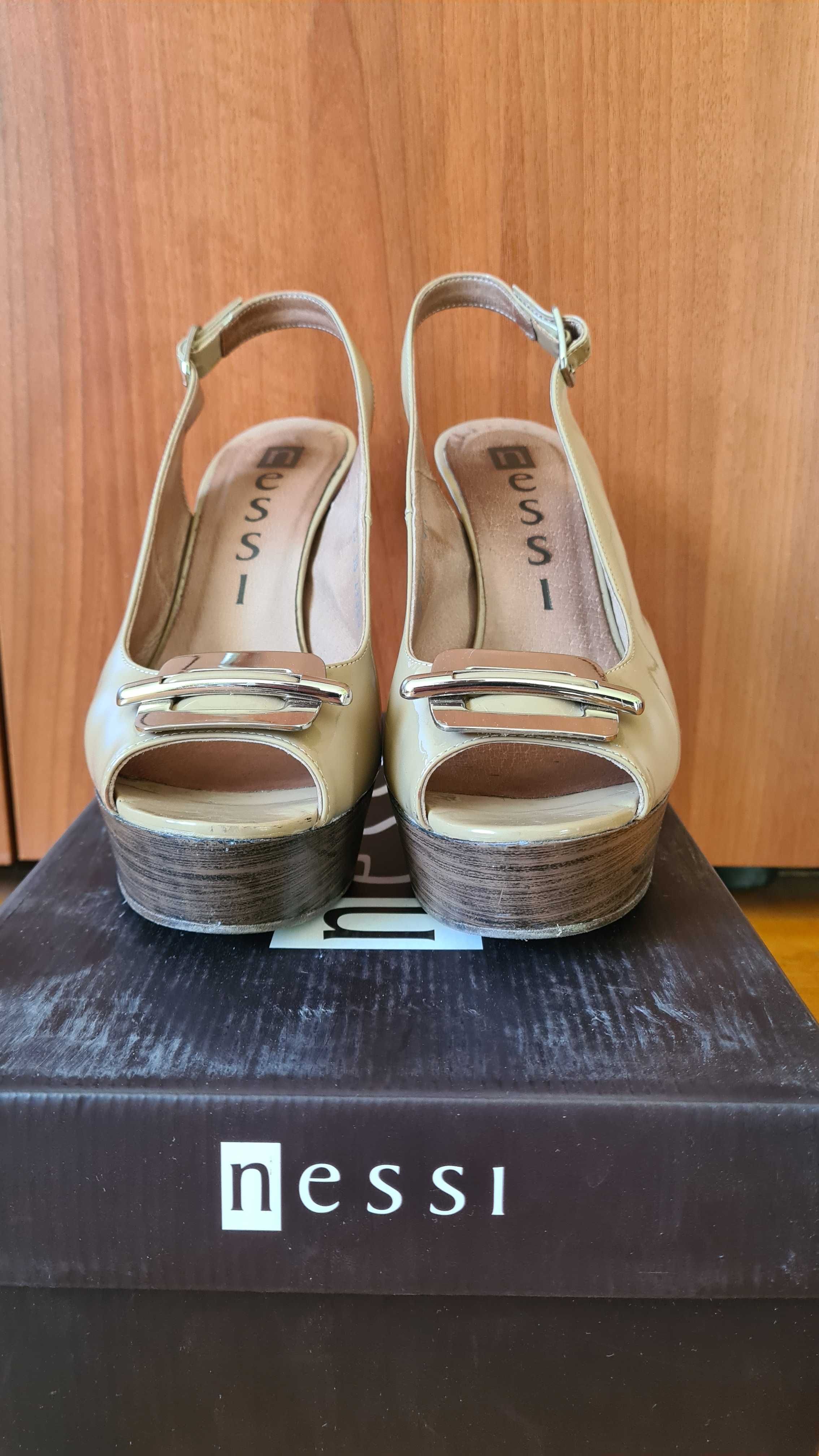 Buty na obcasie - Nessi