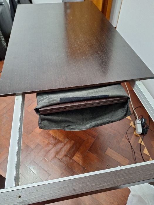 Mesa de jantar extensível + 2 aparadores wengue castanho escuro