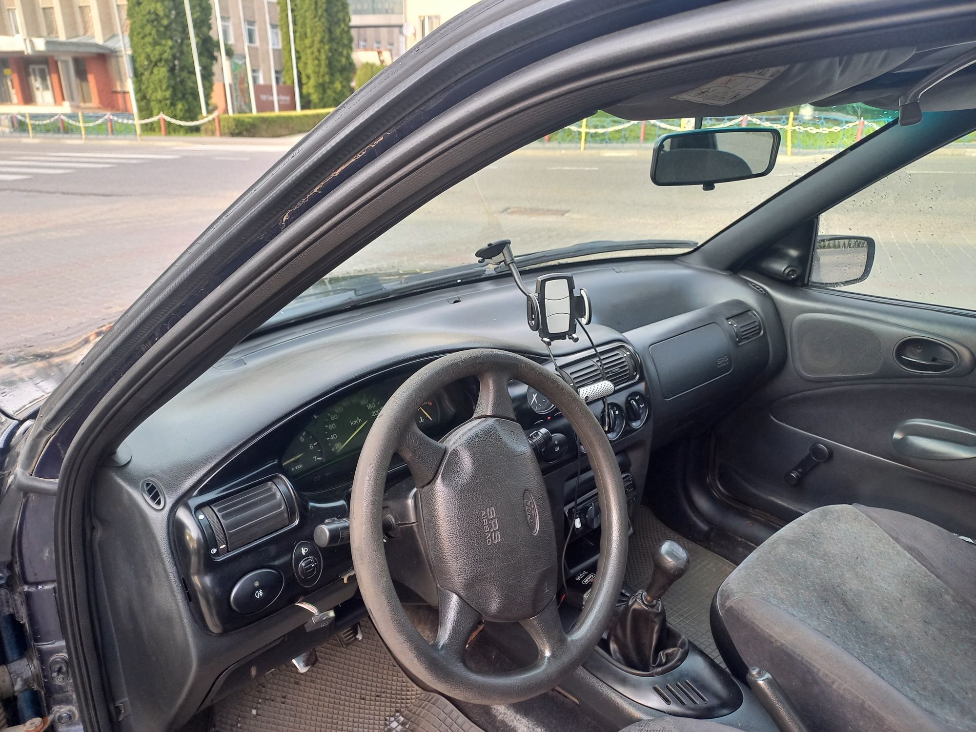 Продам Ford Escort 1,4 газ бензин