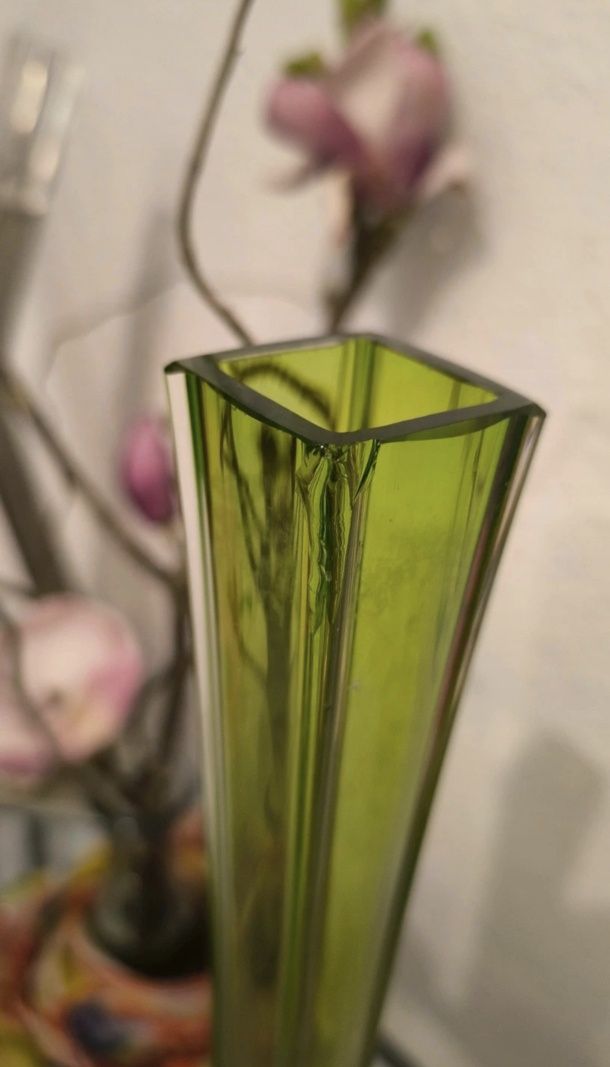 Wazon artdeco,, zielony flet ''