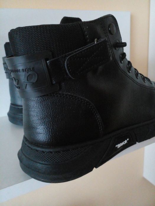 Нові чоловічі черевики