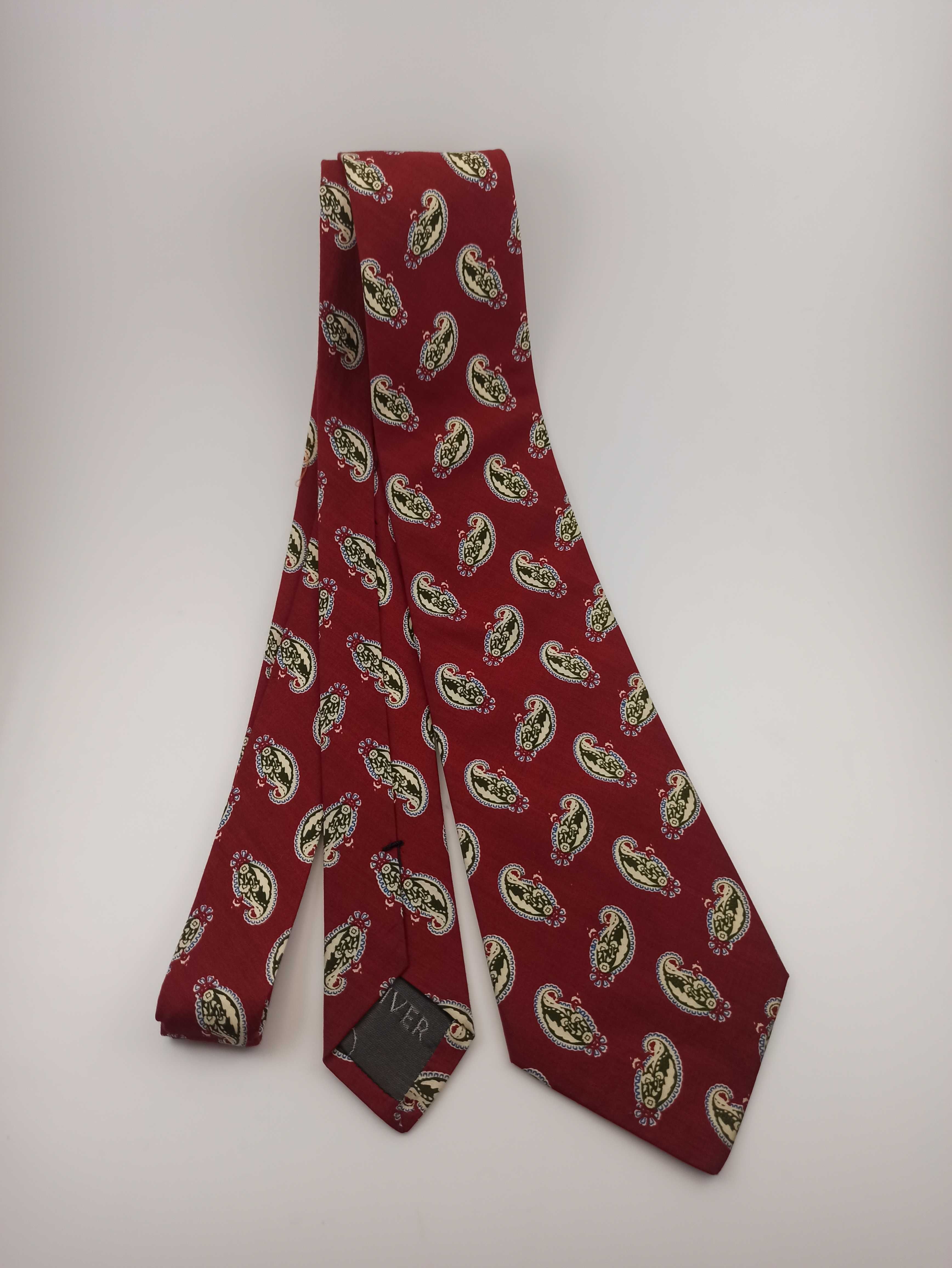Oliver Valentino czerwony jedwabny krawat paisley