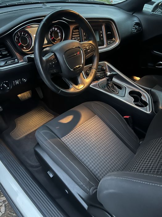 Dodge Challenger RT Hemi V8