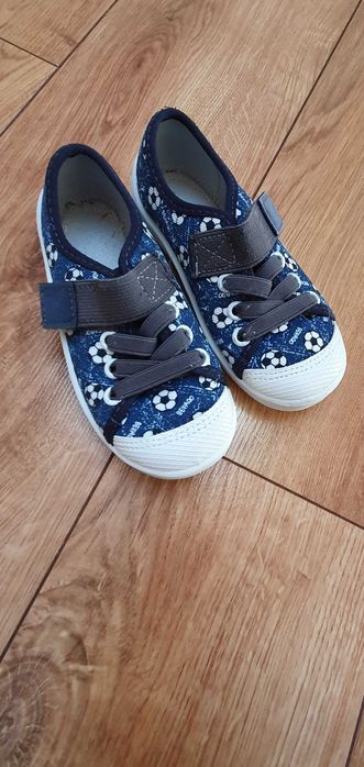 Trampki, kapcie Befando roz 25