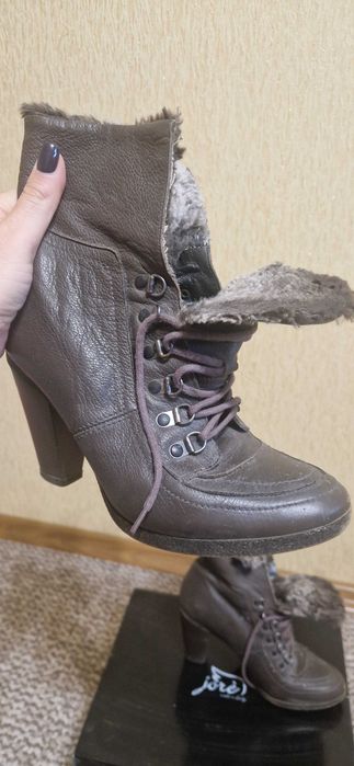 Продам зимові черевики