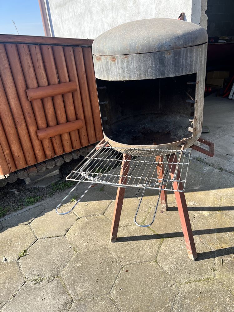 Grill ogrodowy solidny