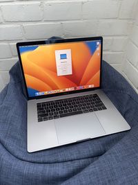 Macbook pro 15 2018 i7 2.2/ 16Gb / 256gb/ Radeon Pro 555X 4Gb