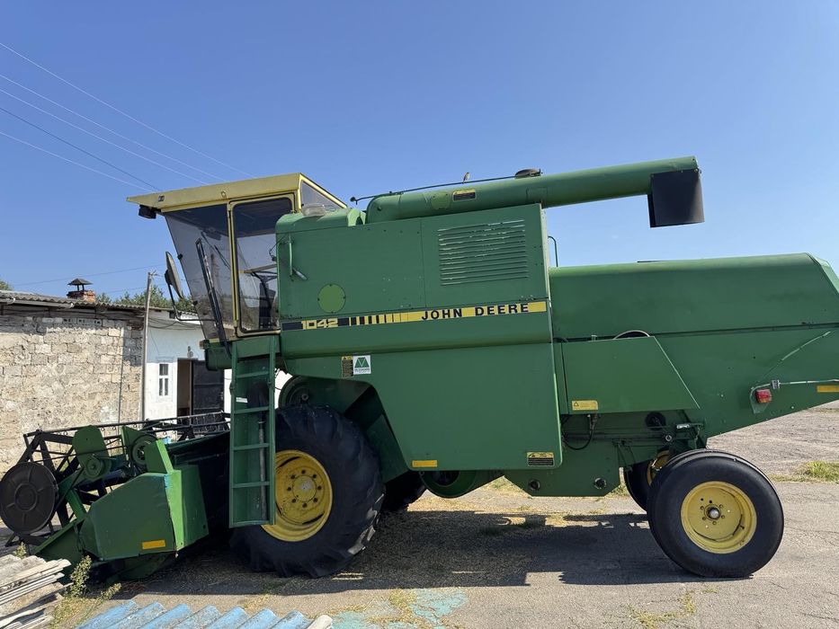 Комбайн зернозбиральний JOHN DEERE 1042