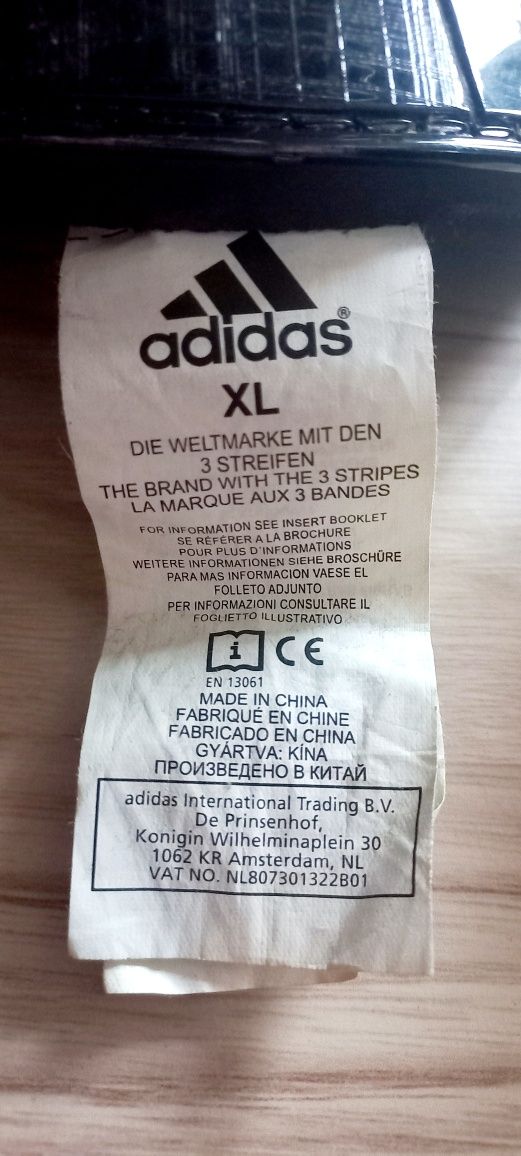 Nagolenniki OCHRANIACZE piłkarskie Adidas XL