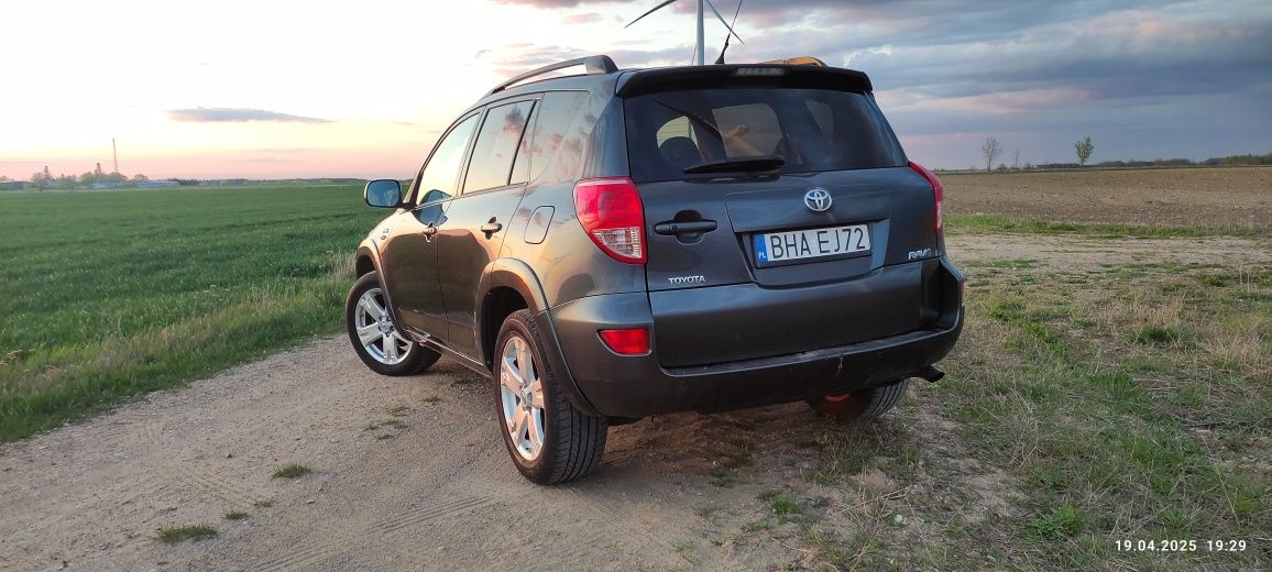 Toyota RAV4 2.2 4x4 | 2007 | Podgrz. szyba, fotele, klima 2-stref