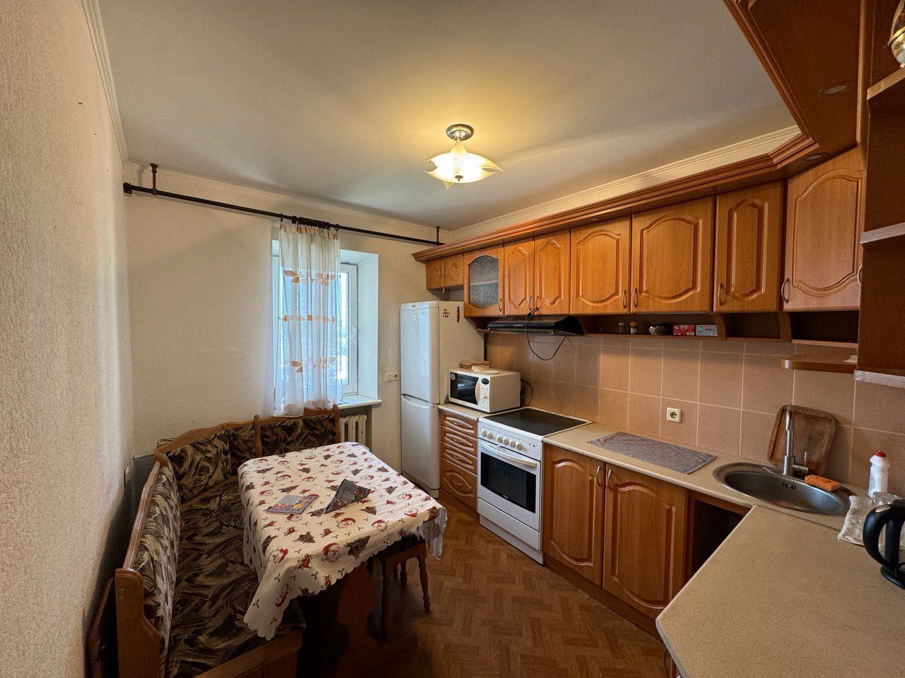 Продам 2к квартиру. Срібнокільська 20. Осокорки. Позняки. Срочно.