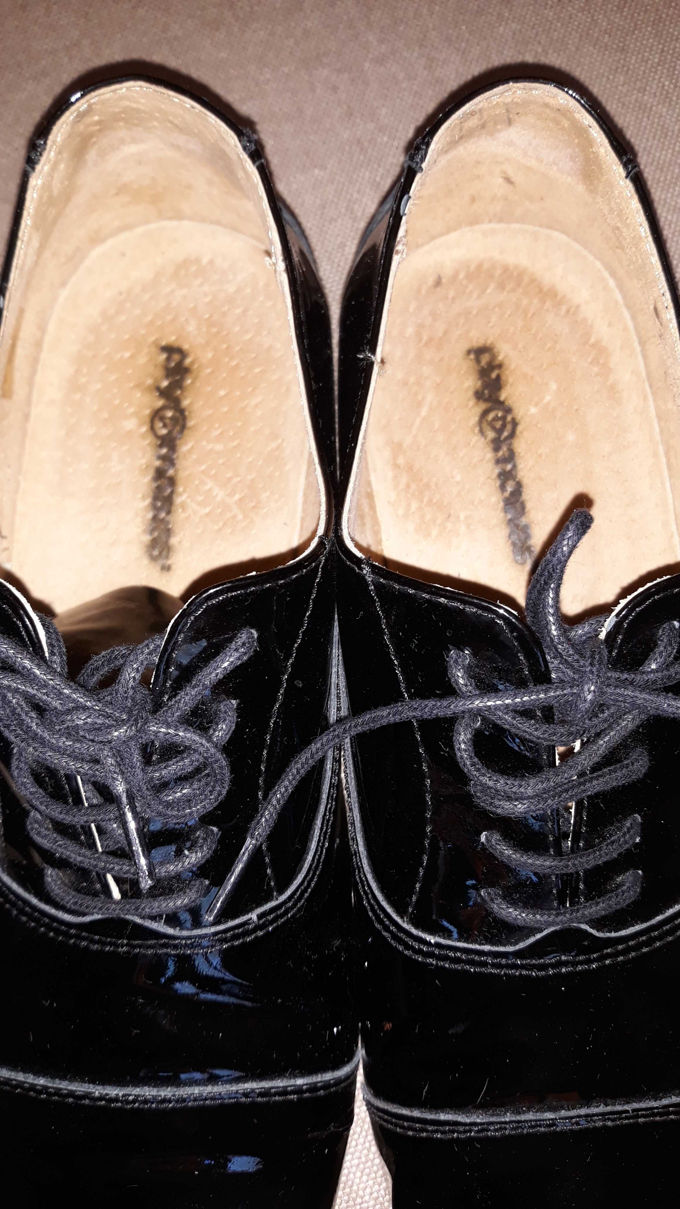 Жіночі лаковані черевики броги Play Motives, 39 розмір