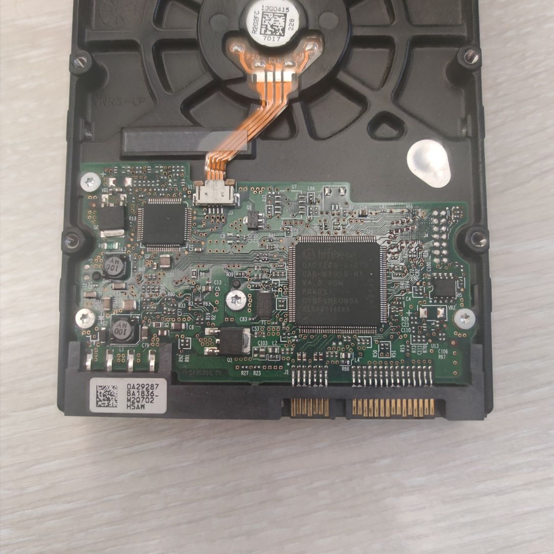 Hitachi hds728080pla380 82.3 GB