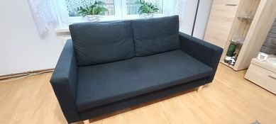 Sofa rozkładana, ciemny granat z poduszkami