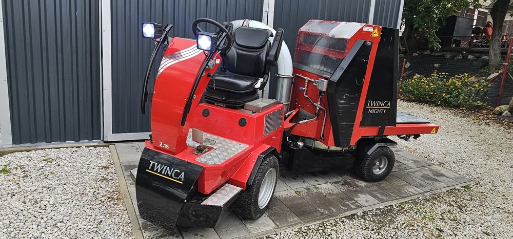 Traktorek 4cyl.Nowy model samojezdna scielarka Twinca samobieżna