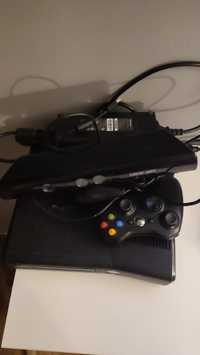 Xbox 360 slim 4gb pad kineck gra