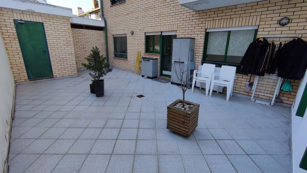 T1 junto à FEUP c/ terraço e garagem