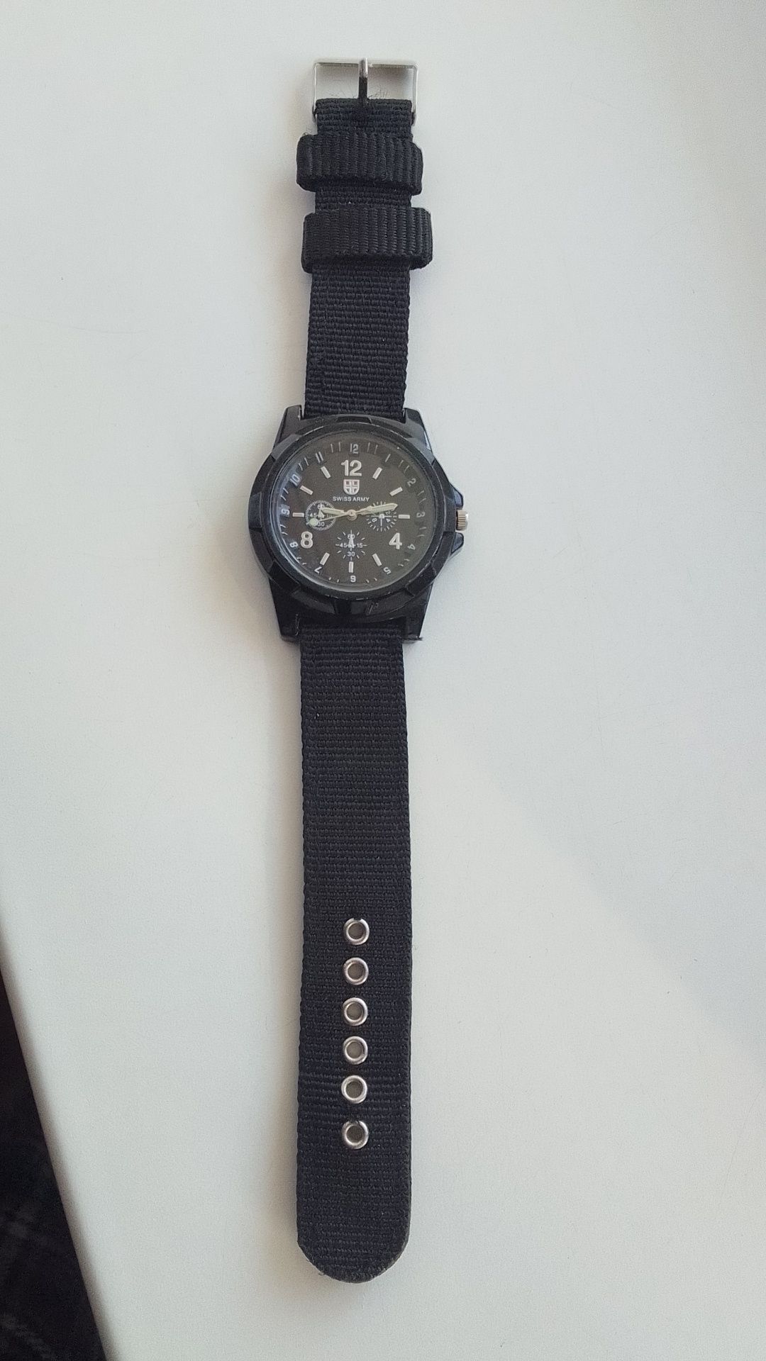 Часы Swiss army.