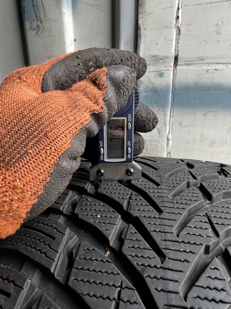 Dwie opony nokian wr suv 4 275/40/21 2019r.