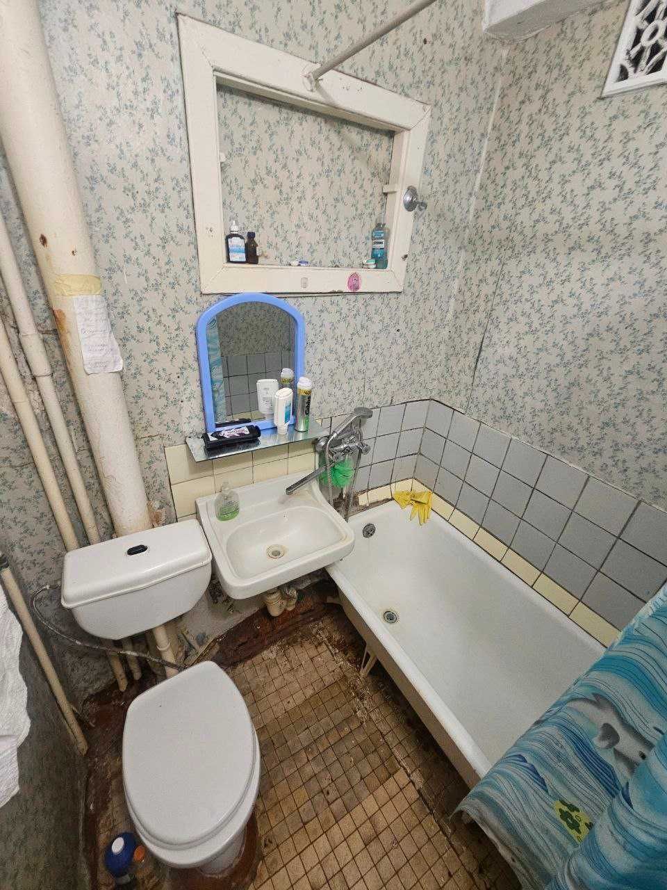 Продається 1-кімн. квартира, вул. А.Солов'яненка, метро Чернігівська.