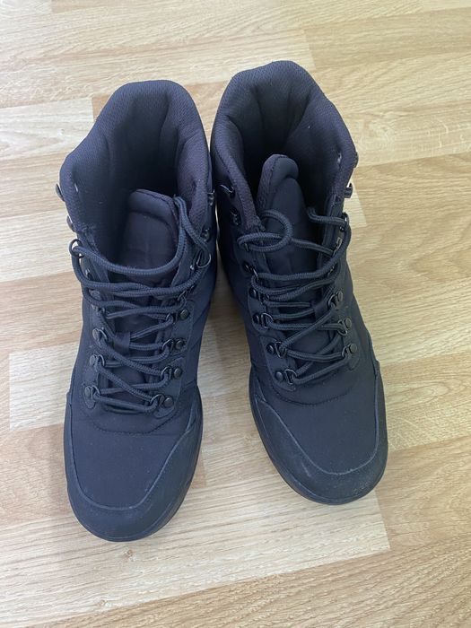 Botas da Oysho (neve/caminhada)