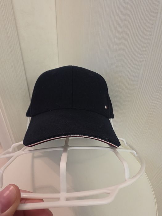 Кепки утеплённые TOMMY и PAUL SHARK.