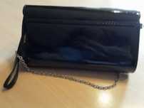 Clutch em verniz preto