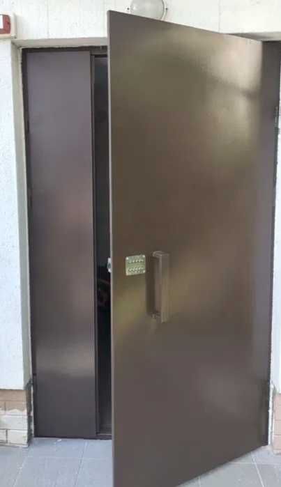 входные двери в хозпомещение тамбур дом Металлические из ДСП