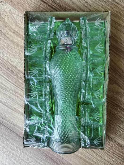 Набір кришталевий графін та 12 чарок. Новий, ні разу не вживаний.