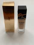 Base YSL “All Hours Foundation”