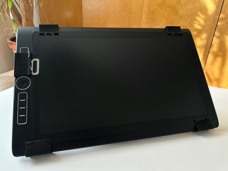 Wacom MobileStudio Pro 16 (4K) i7 | 16GB RAM| Windows – Funcional