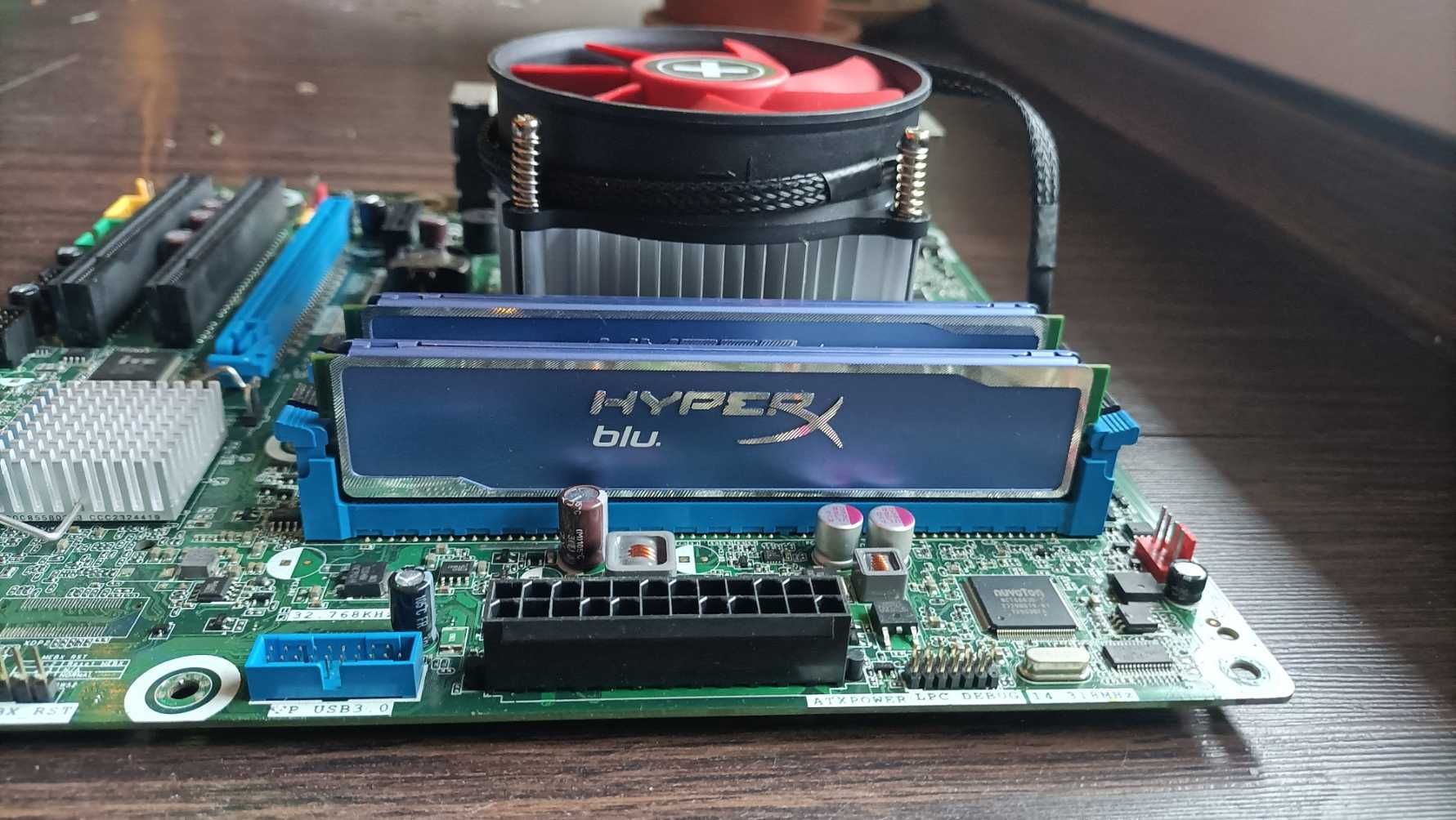 Płyta główna Intel DQ87PG+i7 4770+2x4GB RAM Kingston hyperX+chłodzenie