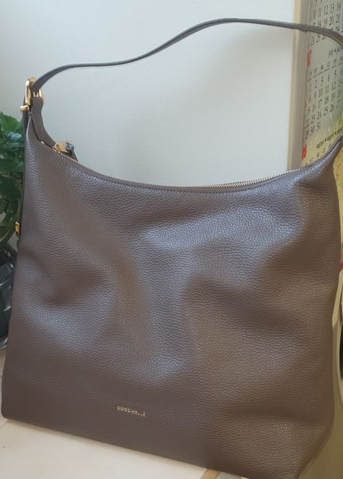 Torebka Coccinelle ze skóry naturalnej brązowa A4