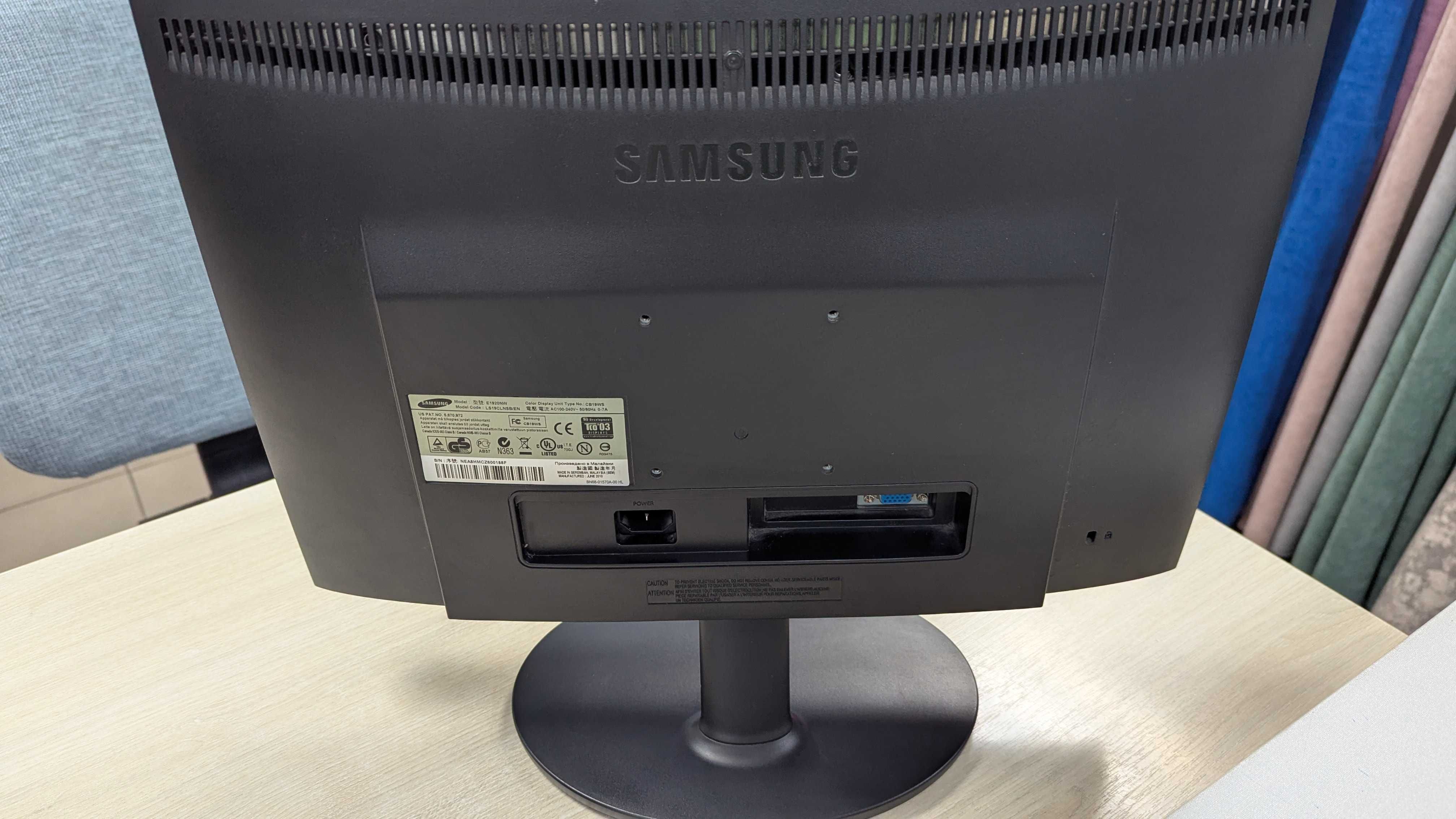 Монітор 19" Samsung E1920NW