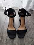 Eleganckie buty na słupku obcasie Reserved r. 39