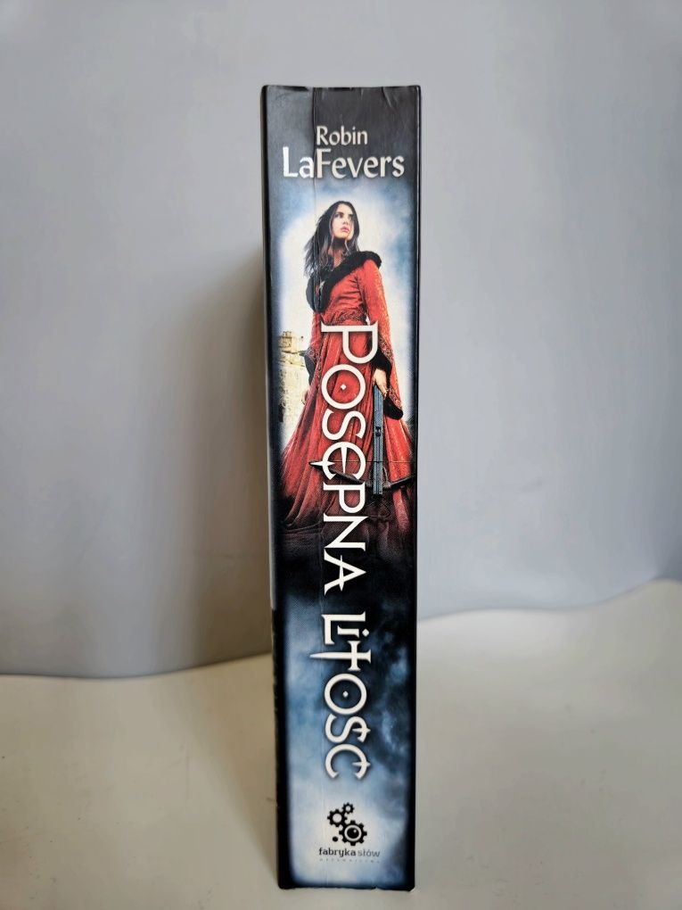 Książka Posępna Litość, Robin LaFevers
