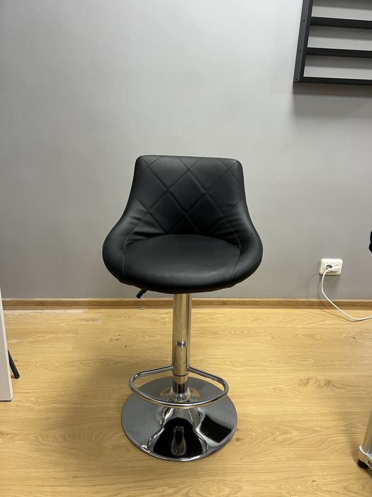 Барний стул, стул для візажистів та бровистів