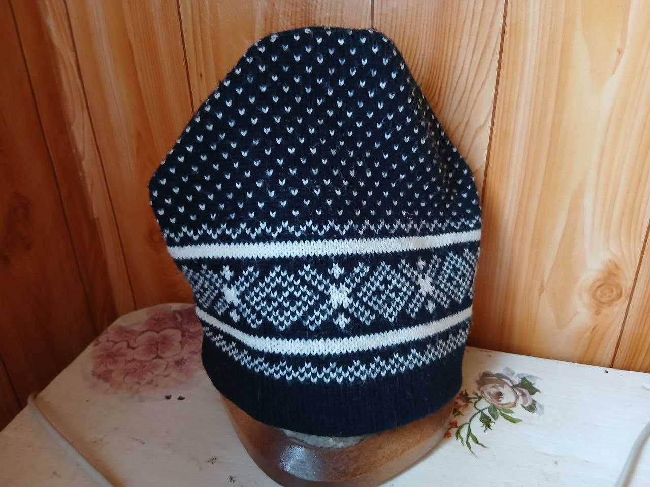 Шапка з візерунком р.57-60 акрил