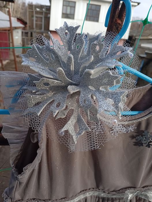 Сукня Сніжинка плаття на дівчинку  5-6 років