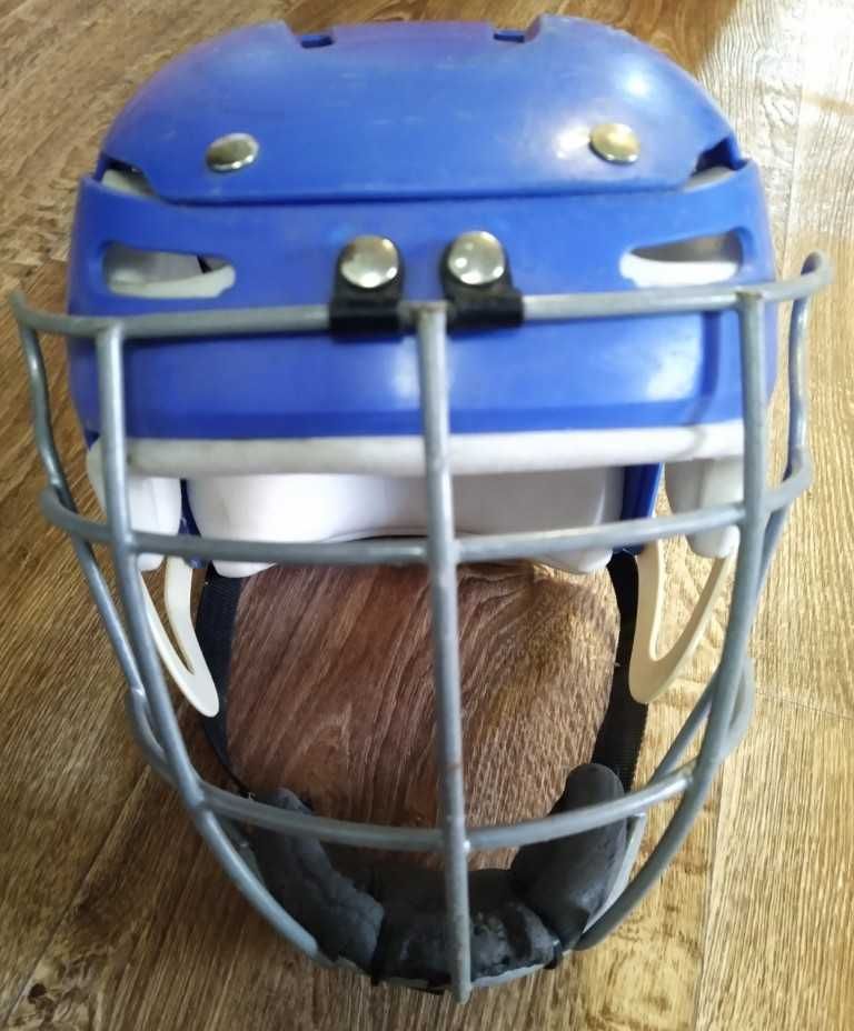 Хоккейный, бейсбольный шлем