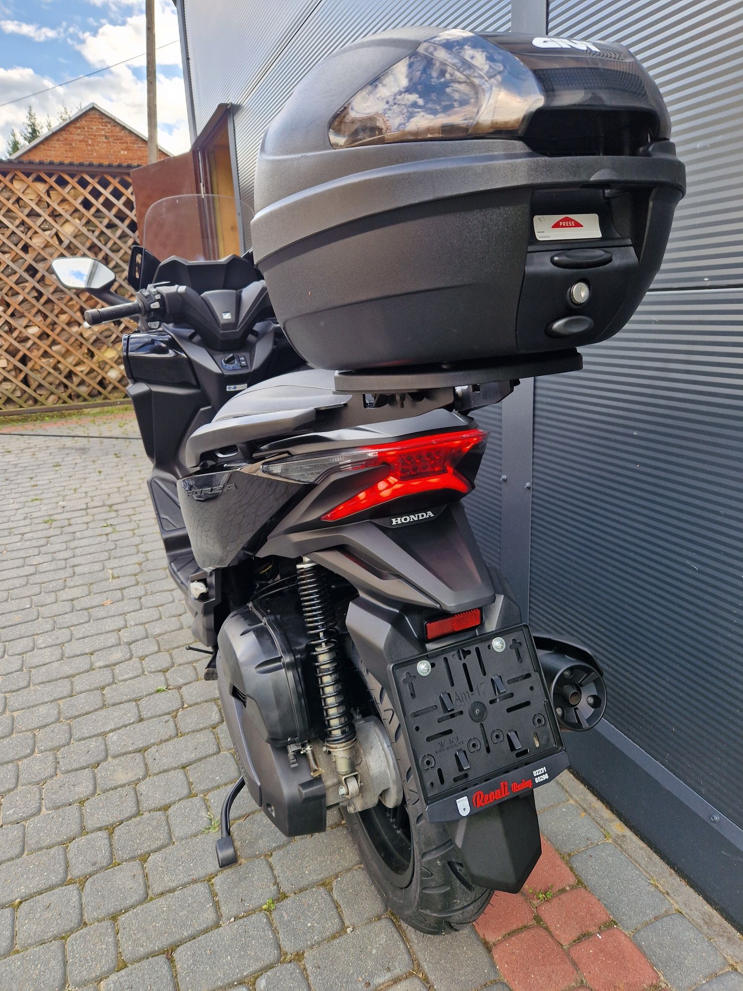 Honda NSS FORZA 125! Led! KeyLess! Nowe Opony!