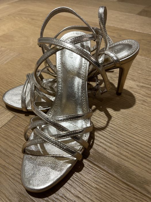 Zlote Sandalki na szpilce