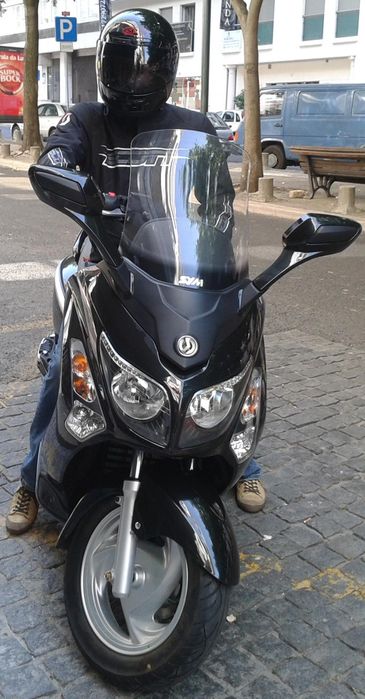 Moto SYM 125 GTS evo