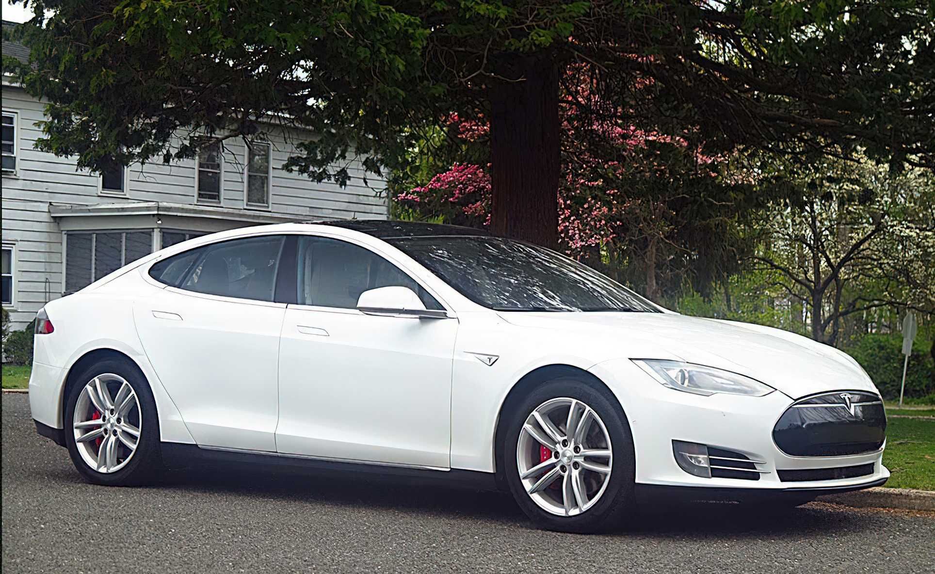 Tesla Model S P85D 2015