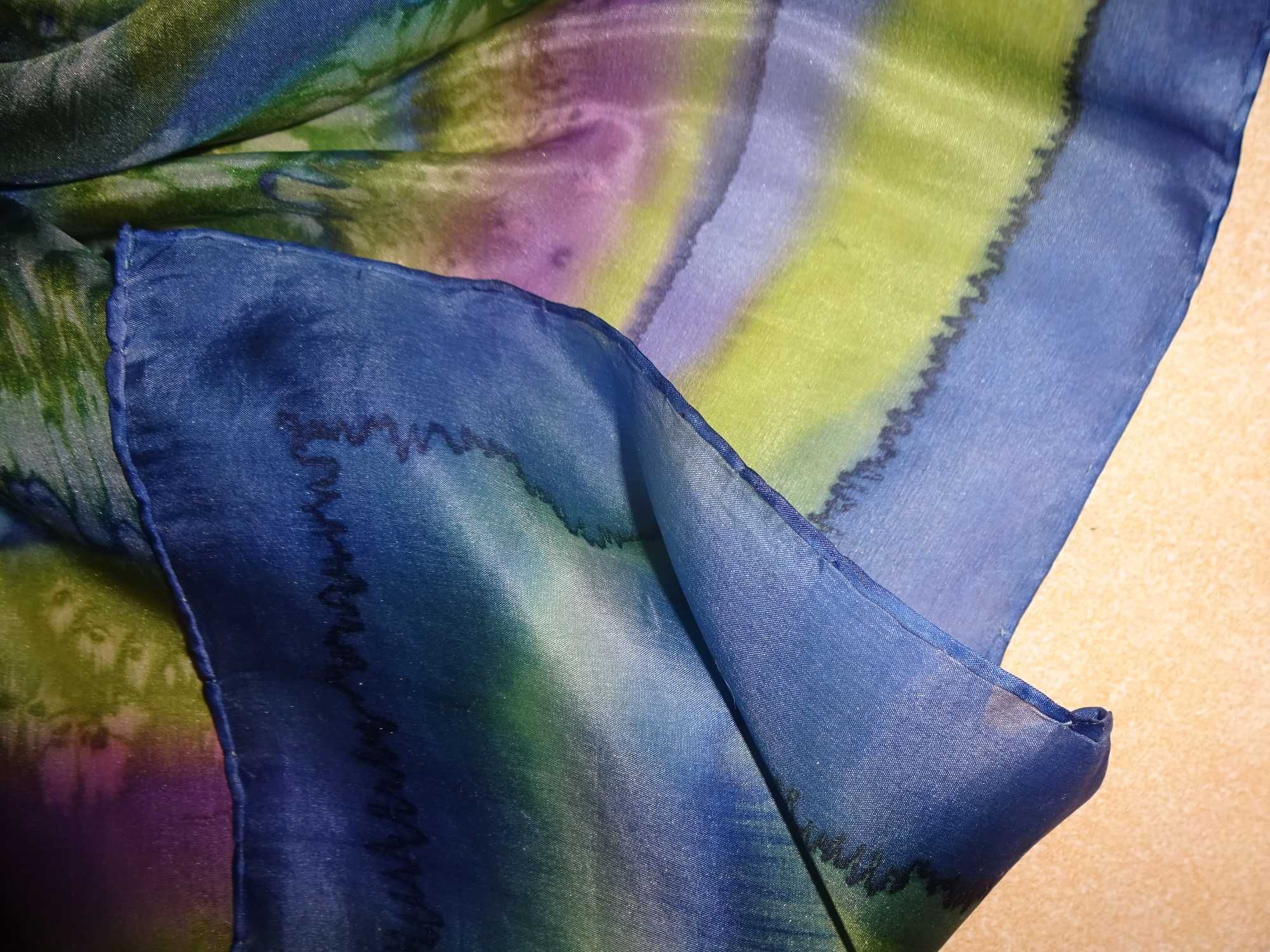 Jedwabna chusta apaszka ręcznie malowana cieniowana nakrapiana
