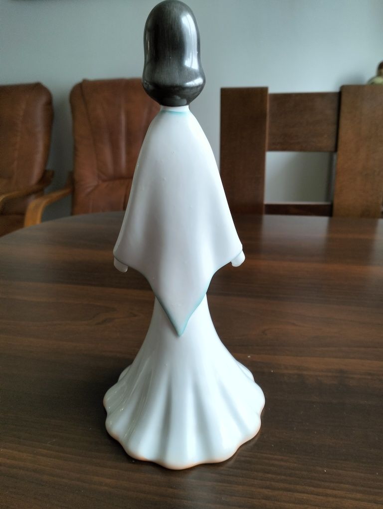 Figurka z porcelany Królewna Śnieżka
