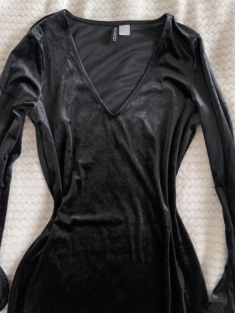 Obcisła czarna sukienka h&m