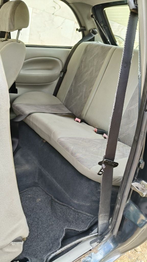 Ford fiesta sedan 98