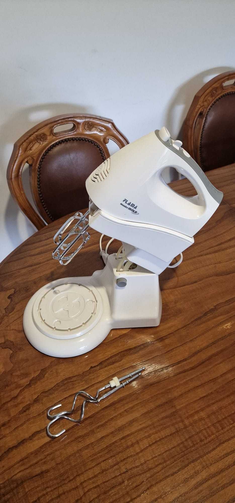 Vendo batedeira de bolo
