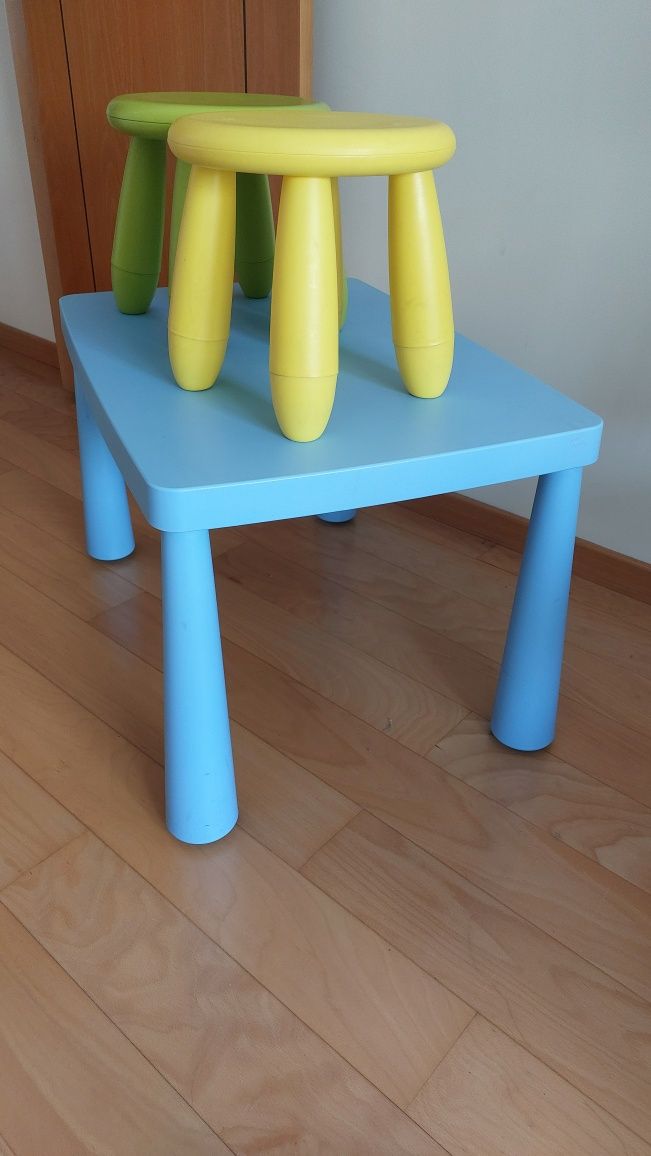 Mesa e bancos ikea